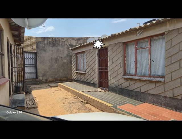 12 BEDROOM HOUSE FOR SALE IN TEMBISA
